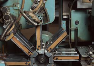 プラント配管に必要な材料を提供する会社